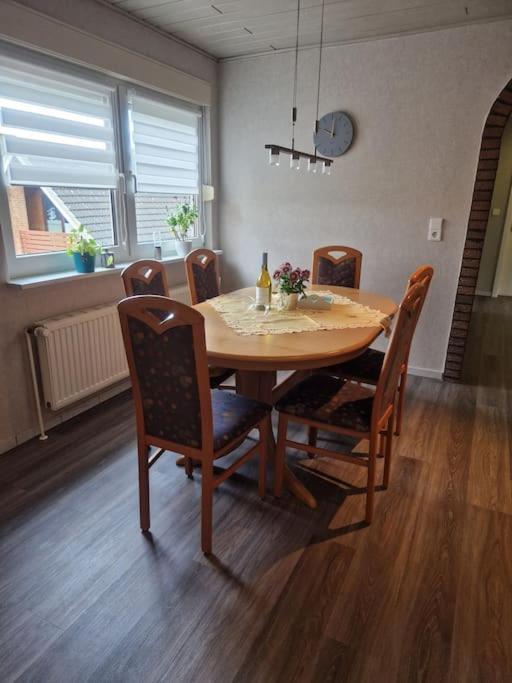 Gemuetliche 3-Zimmer-Wohnung, Zentral Gelegen Apensen Extérieur photo